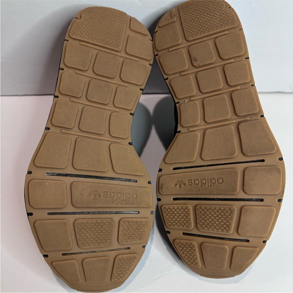Black Adidas running shows - Picture 5 of 6